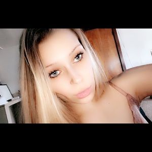 Meet your Posher, Izzabella